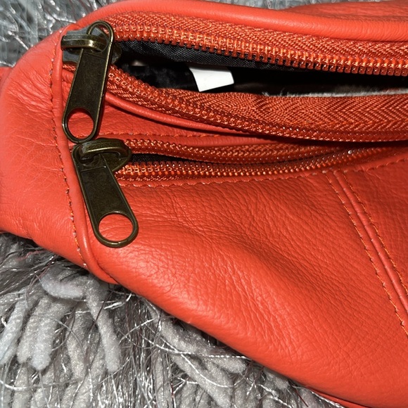 NWOT | Orange Top Grain LEATHER waist Bag | Fanny Pack Crossbody Active Bag Gym - Picture 2 of 6